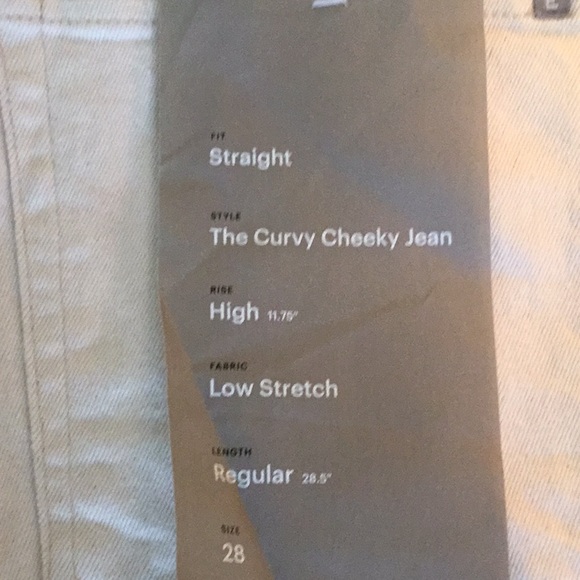 Everlane The 90’s Curvy Cheeky® Jean in Bone Straight Leg, High-rise Curvy fit - Picture 7 of 11